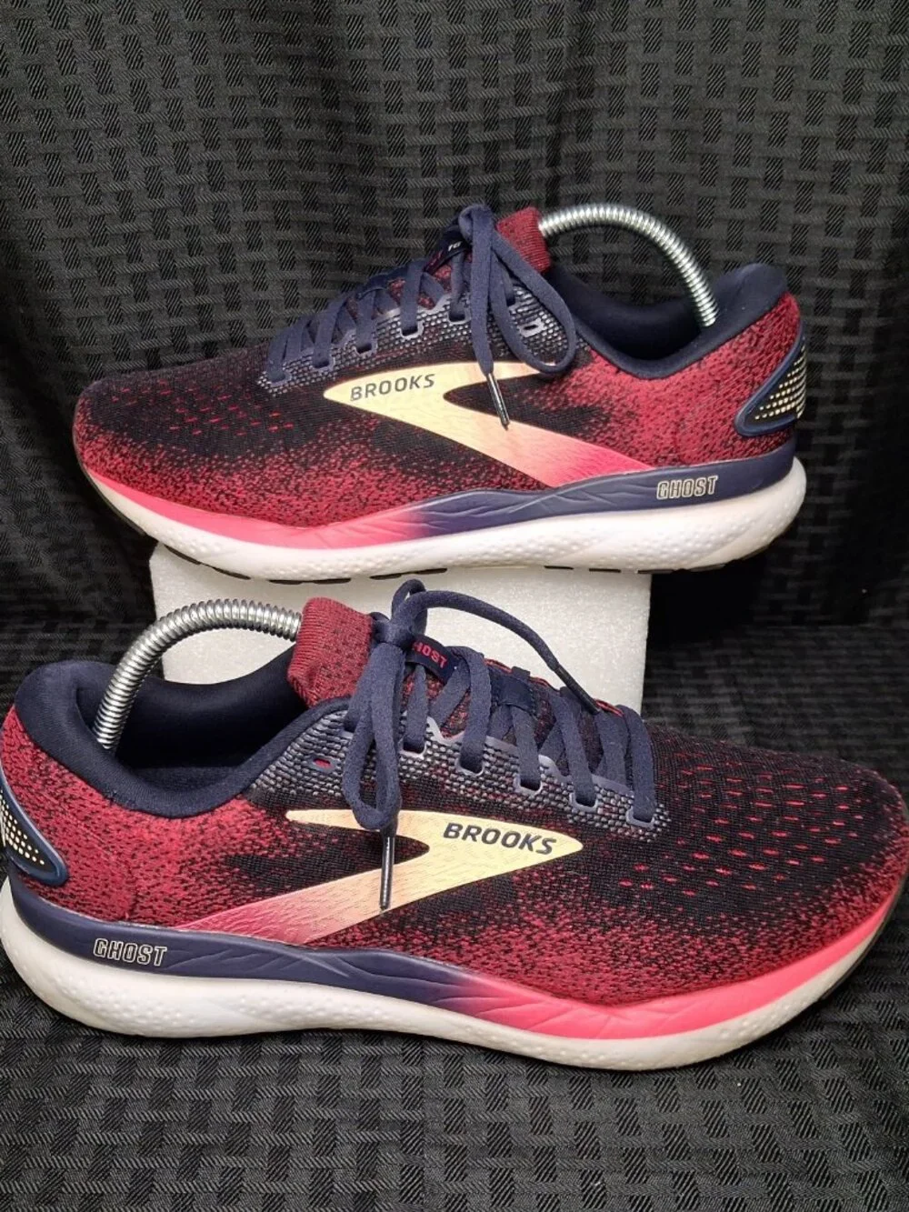 Brooks Ghost 16 Womans 10 Wide (D) Pink, Purple Running, Jogging, Walking Shoes